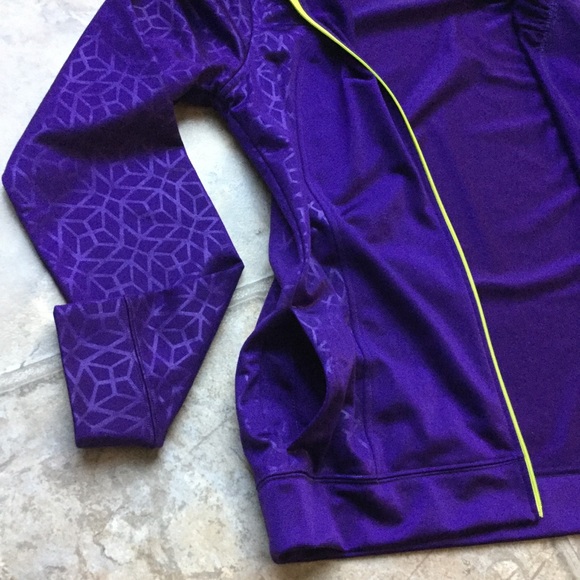 SOLD!!!       Under Armour Active Jacket *Girls XL - Picture 5 of 7